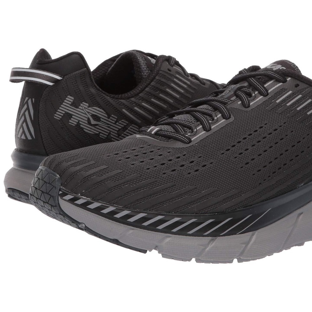 Womens HOKA Clifton 5 sneakers size 9.5